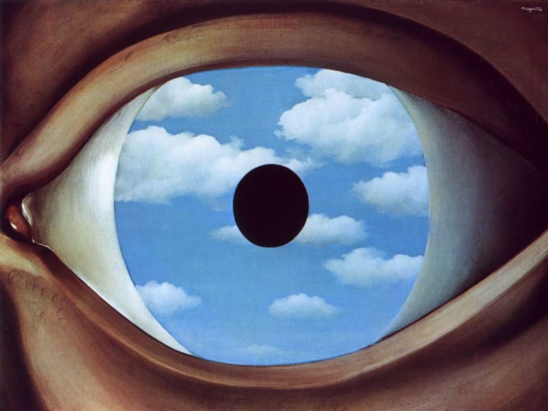 Il Falso Specchio è un'altra opera-icona di Magritte, dalla forte ambiguità